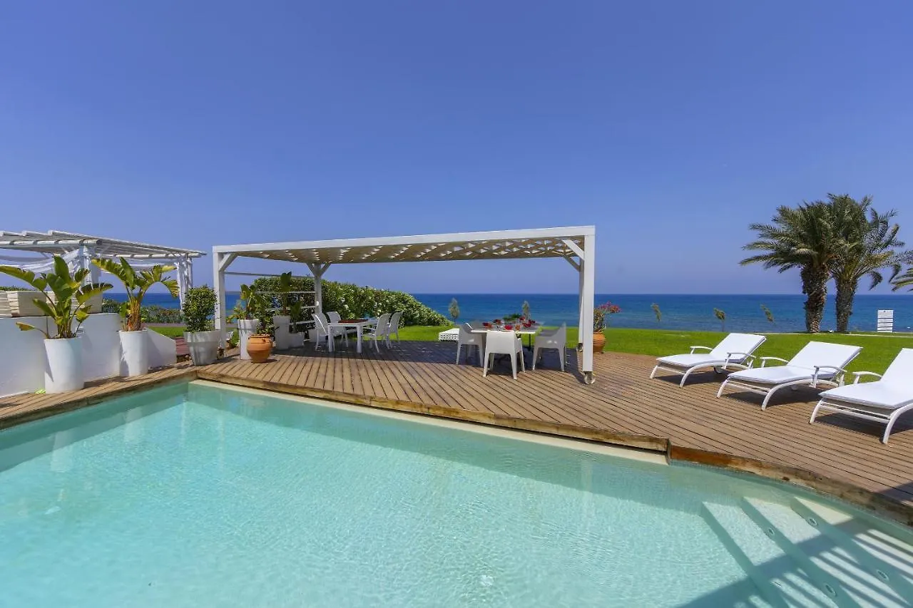 פרוטאראס Beachfront Dream Villa