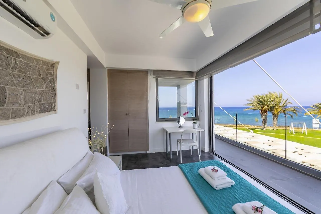 פרוטאראס Beachfront Dream Villa