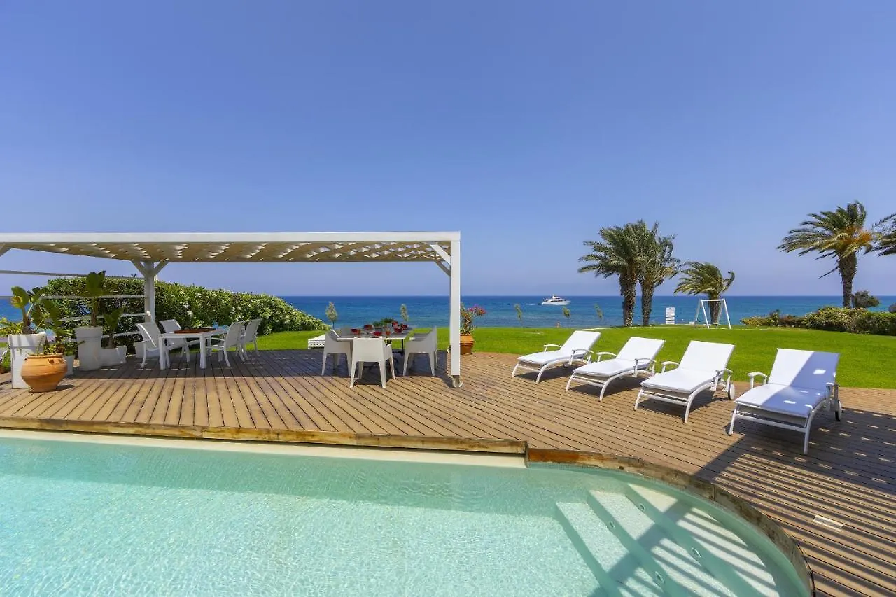 פרוטאראס Beachfront Dream Villa קפריסין