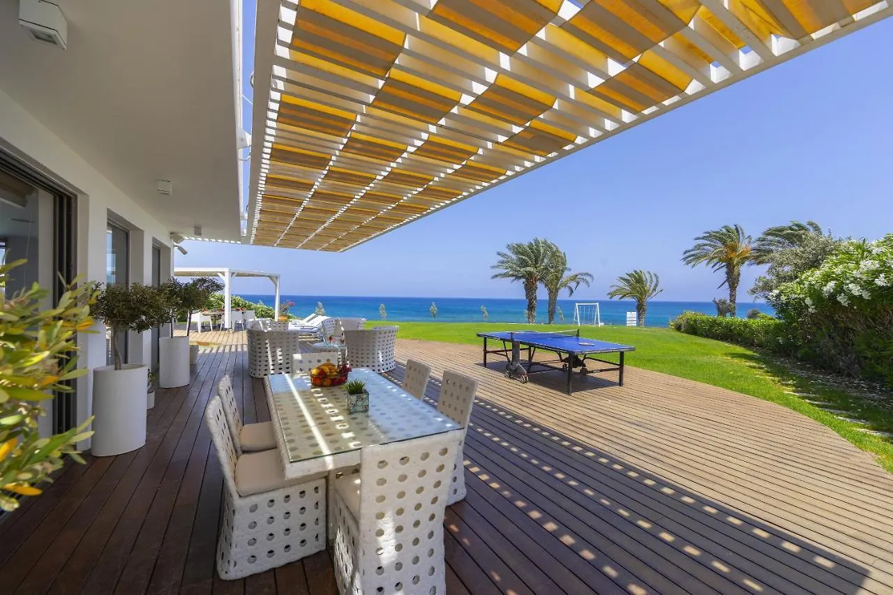 פרוטאראס Beachfront Dream Villa