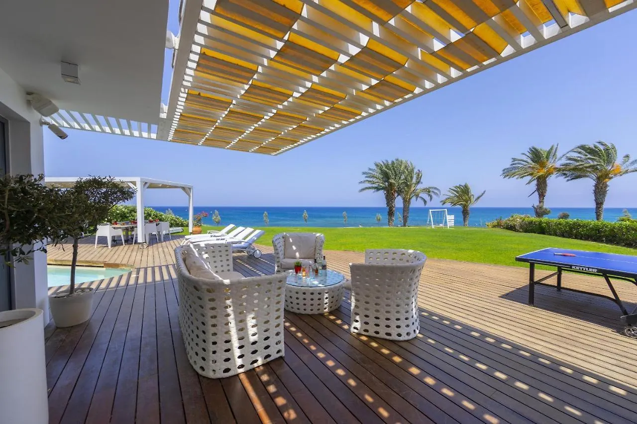 פרוטאראס Beachfront Dream Villa