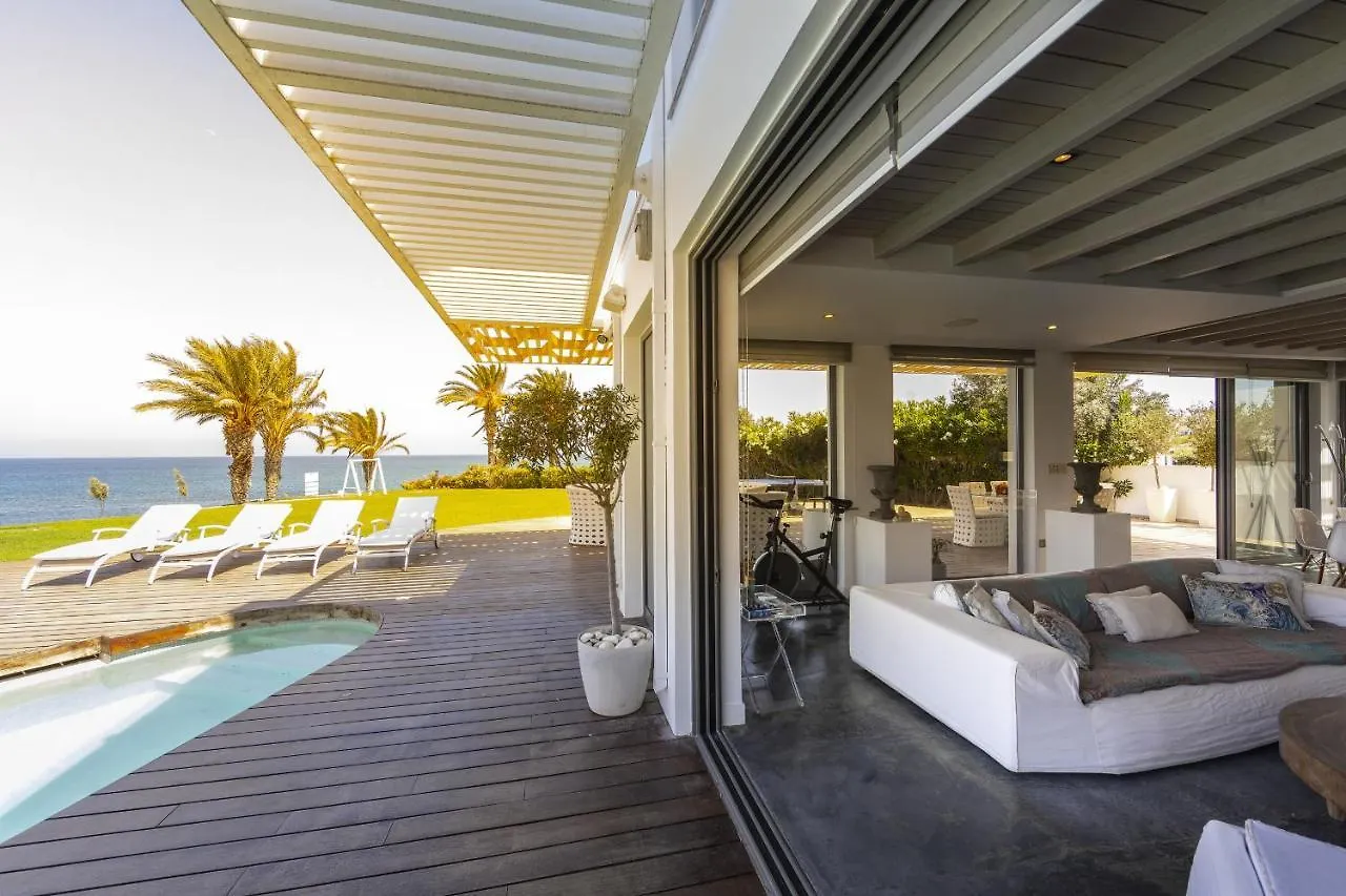 פרוטאראס Beachfront Dream Villa