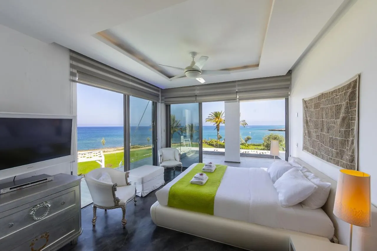 פרוטאראס Beachfront Dream Villa 0*,