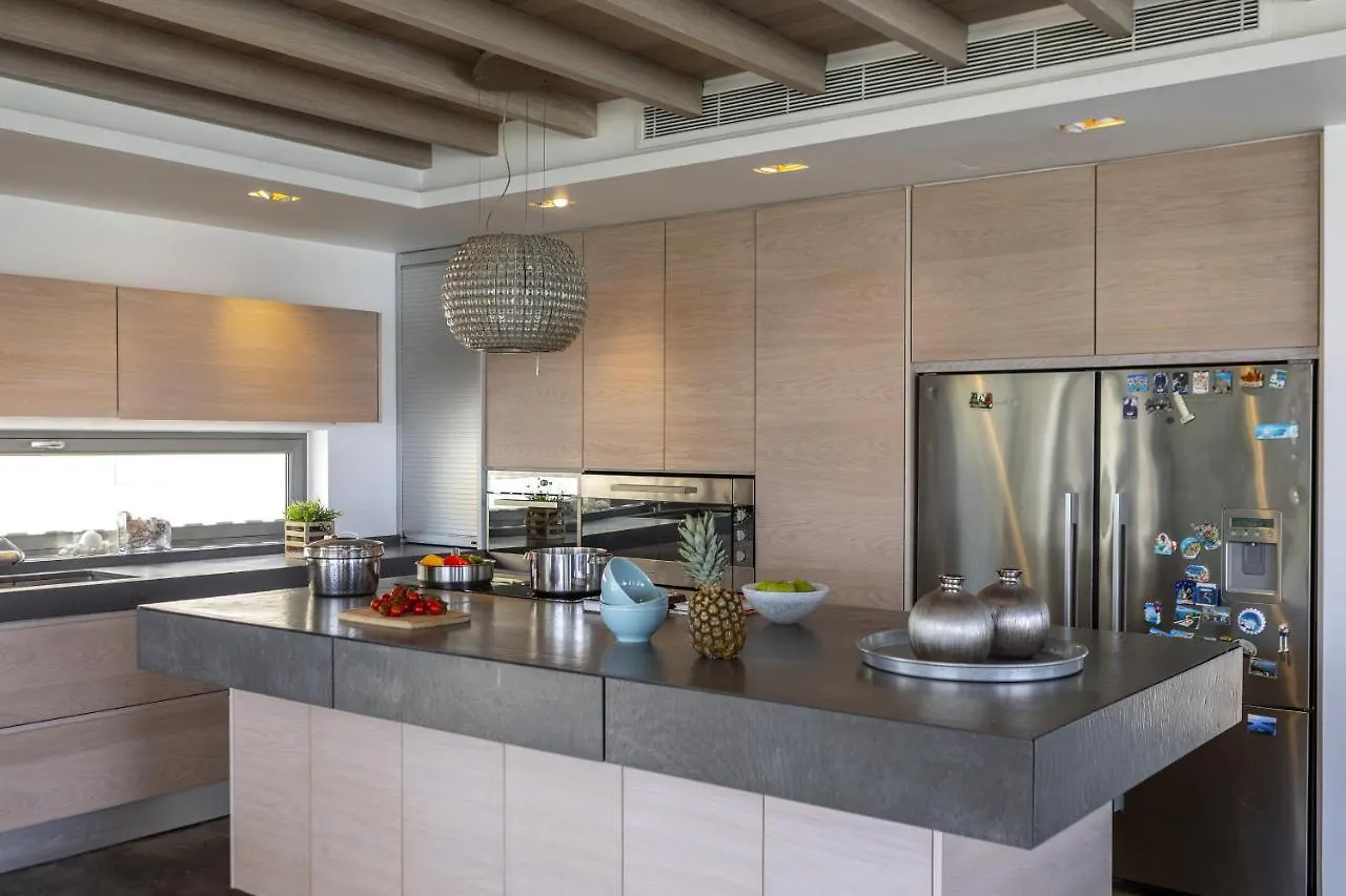 פרוטאראס Beachfront Dream Villa